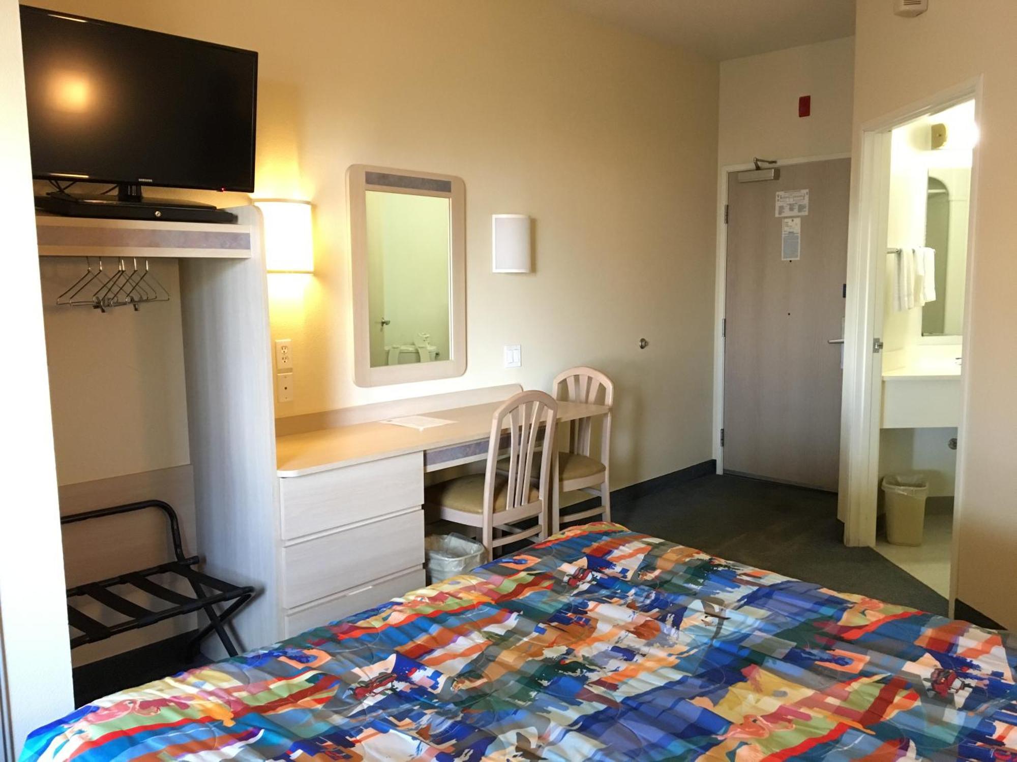 Hotel 6-portland, Or - I-5 2*