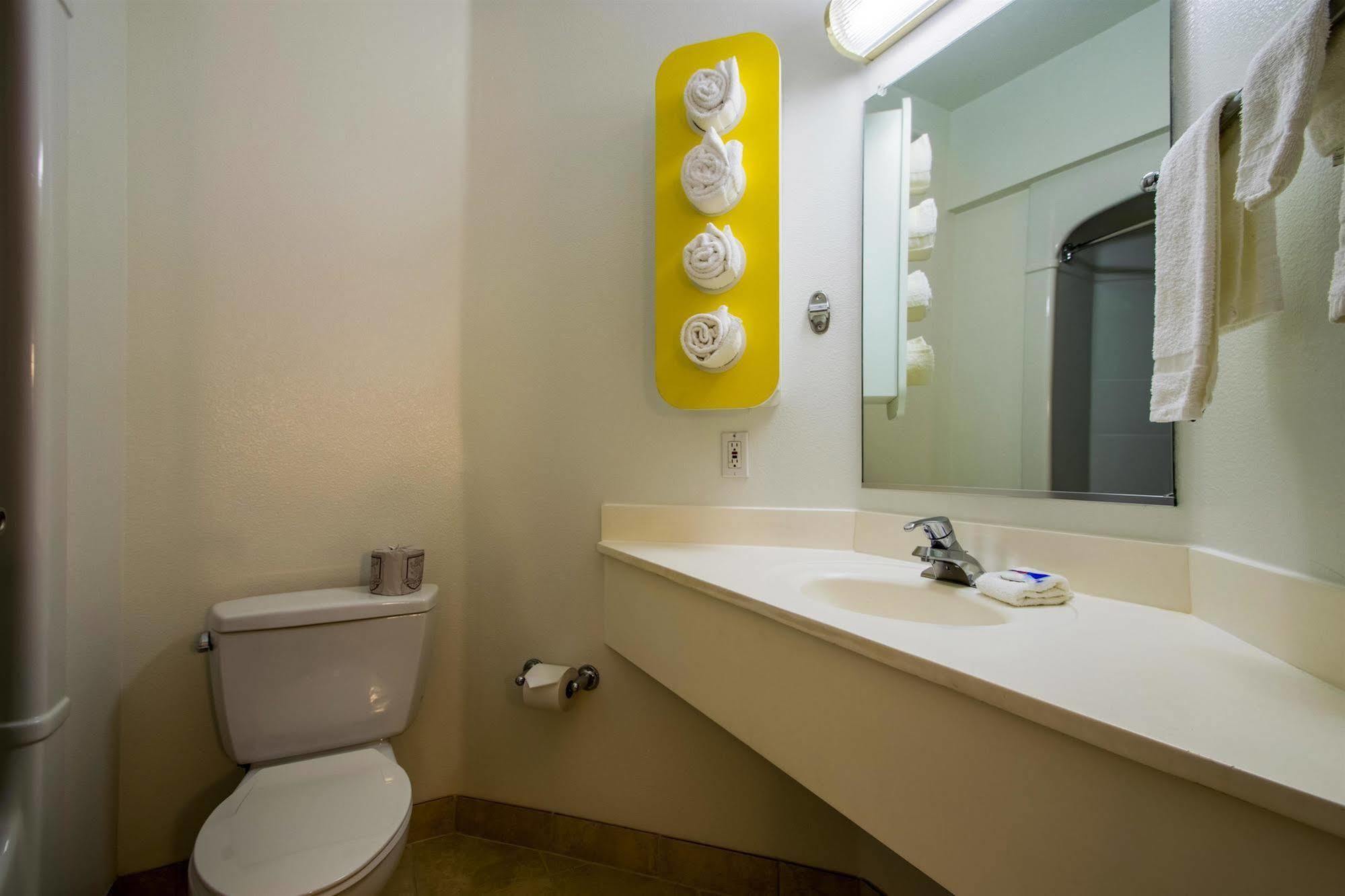 6-portland, Or - I-5 Hotel Portland