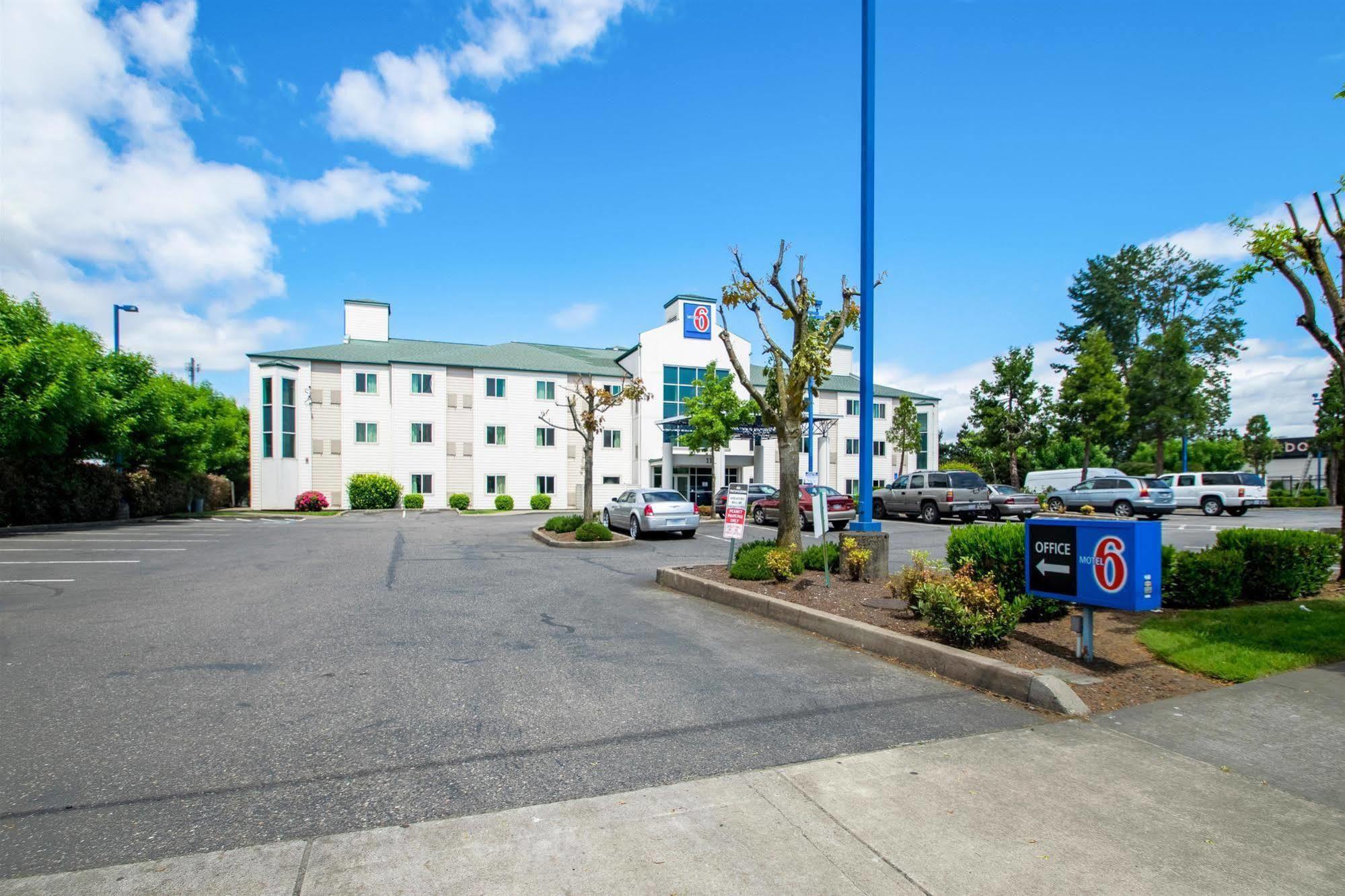 6-portland, Or - I-5 Hotel 2*