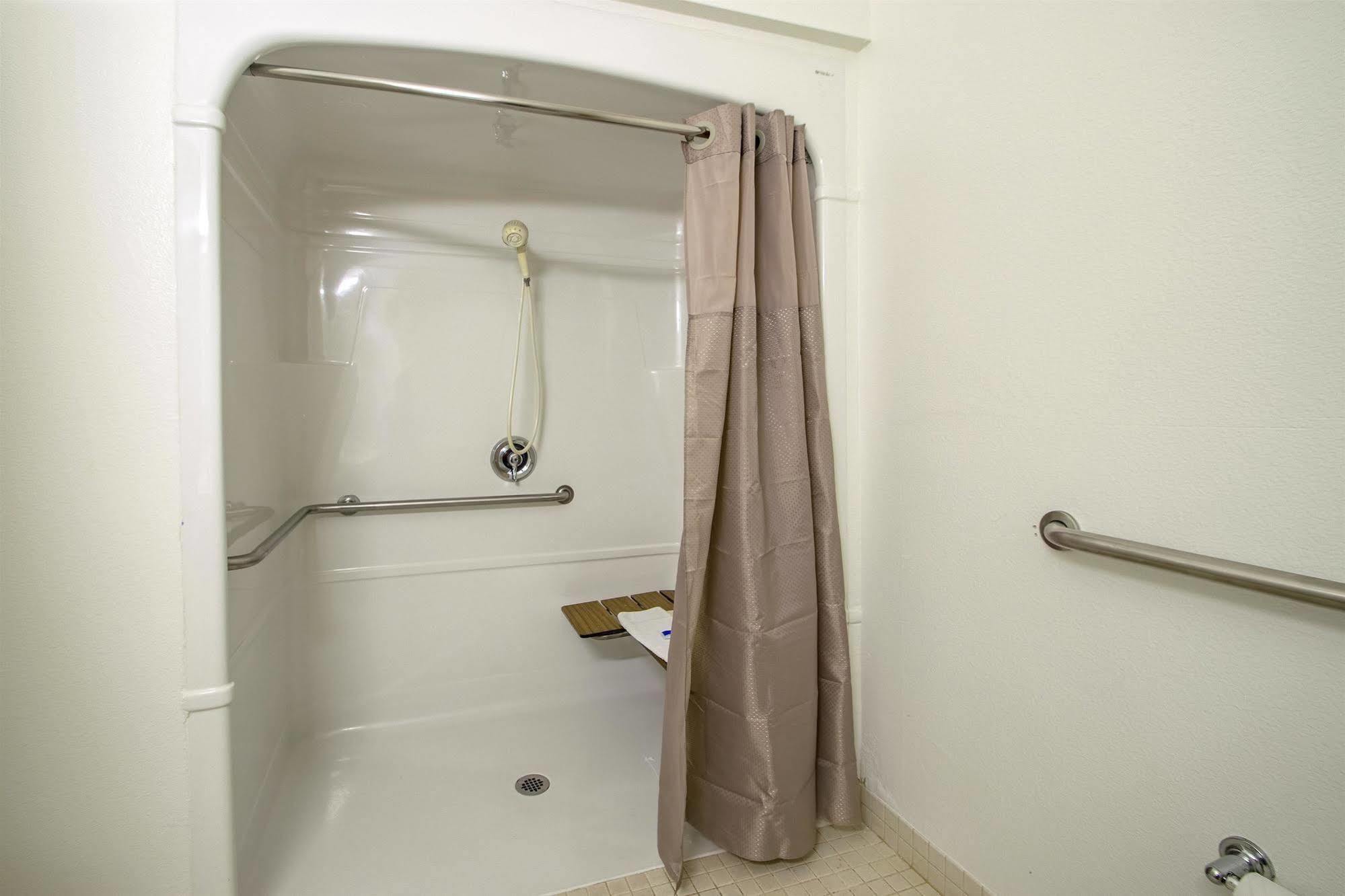 Hotel 6-portland, Or - I-5 2*